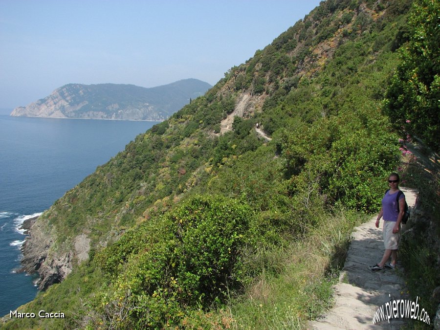 25_Sul sentiero tra Corniglia e Vernazza.JPG